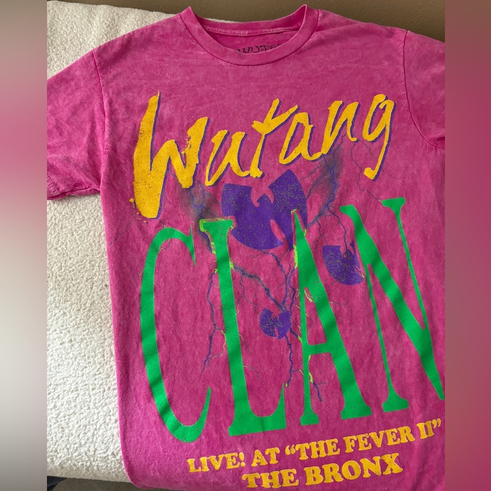 PINK T-SHIRT